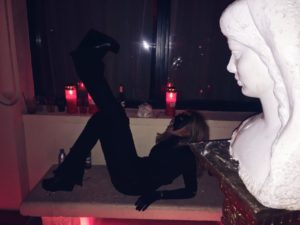 ozinparis.com-Batman-on-Holiday-and-the-Holiday-Is-Halloween